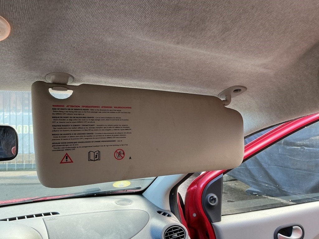 PARE-SOLEIL Renault Twingo II (CN) (01-2007/09-2014), Renault, Utilisé, Peter-Huppertz-Straße 5
51063  Köln, DE, Dialog.deutschland@renault.de