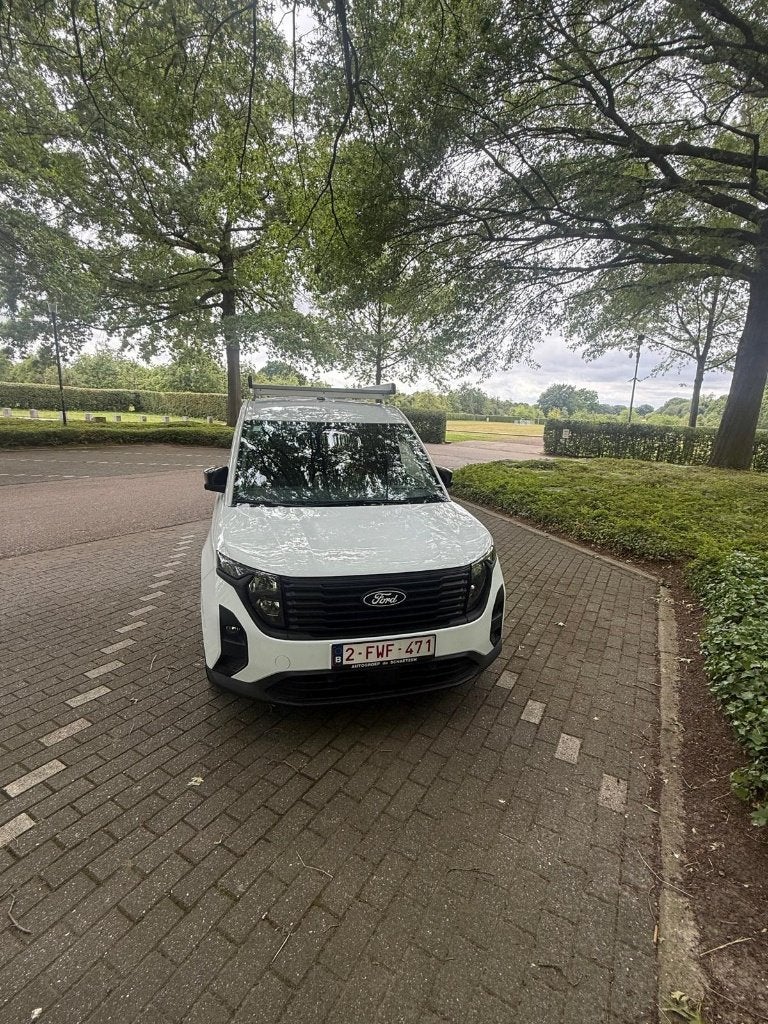 Ford Transit Courier bestelwagen in zeer propere staat, Voorwielaandrijving, 1304 kg, Stof, Wit