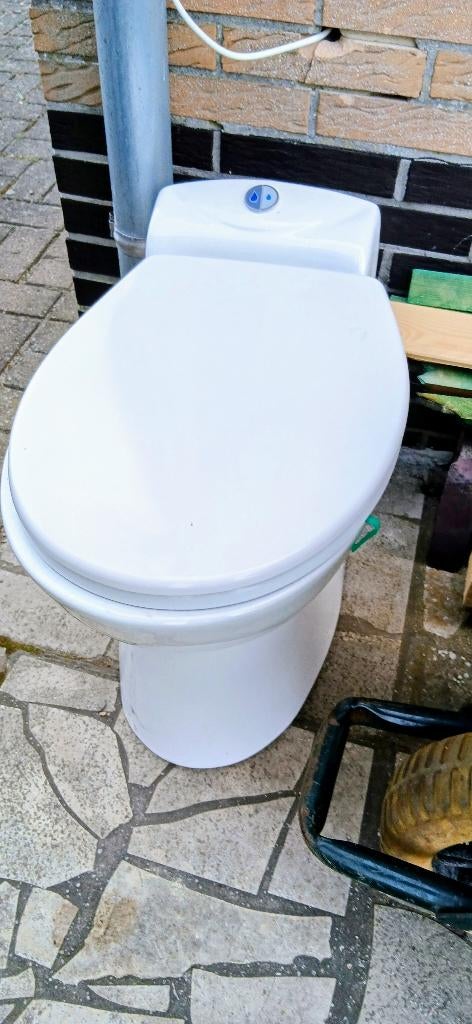 WC vermaler / vergruizer met pompsysteem, Ophalen, Gebruikt, Toilet
