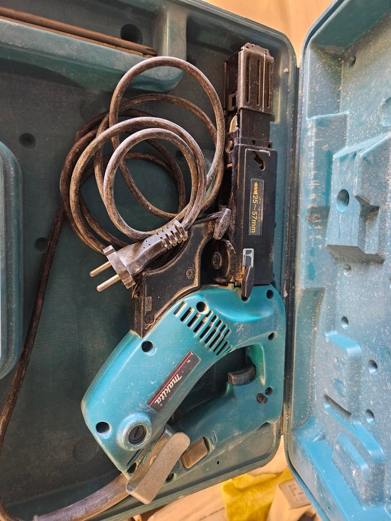 Makita vijsmachine, Doe-het-zelf en Bouw, Ophalen