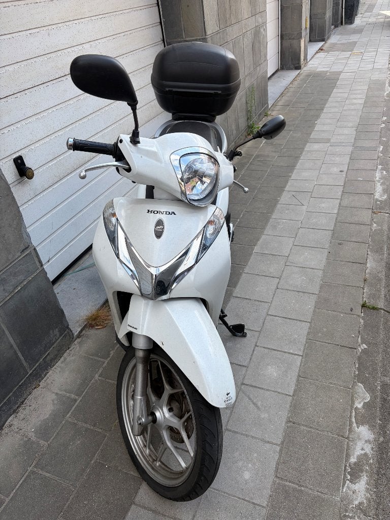 Motoscotter 125cc Honda sh, Motos, Motos | Honda, Scooter, 1 cylindre, Automatique, 125 cm³