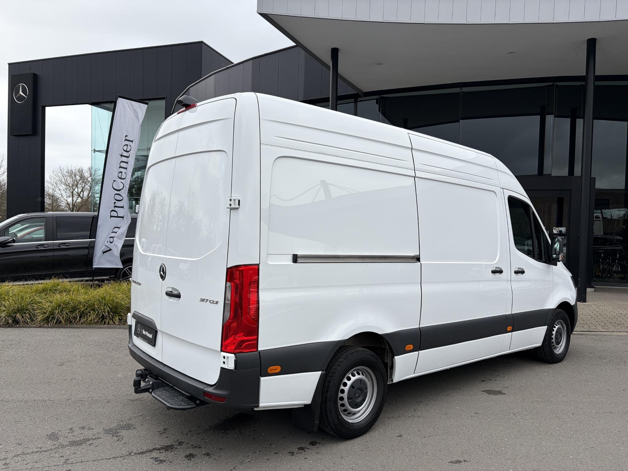 Mercedes-Benz Sprinter 317 CDI GB L2 RWD 3.5T, Achat, 4 portes, Entreprise, Entretenue par le concessionnaire