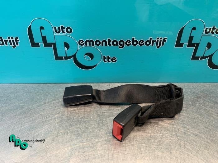 Insertion ceinture de sécurité arrière droite d'un BMW 1-, -, 3 mois de garantie, Utilisé, -