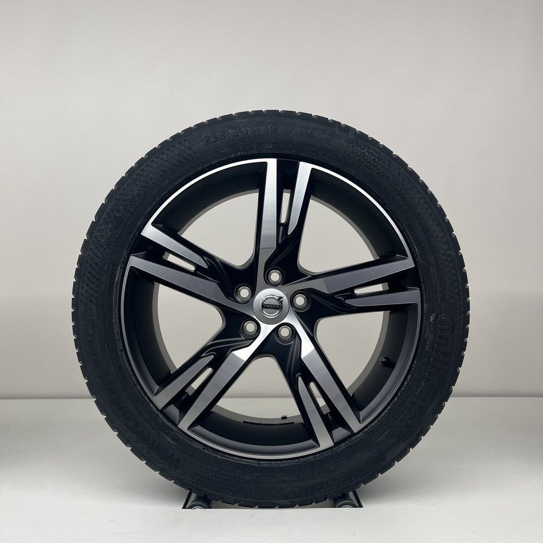 Volvo XC40 - 19 inch - winterbanden NIEUW, Auto-onderdelen, 19 inch, Banden en Velgen, Nieuw, 235 mm