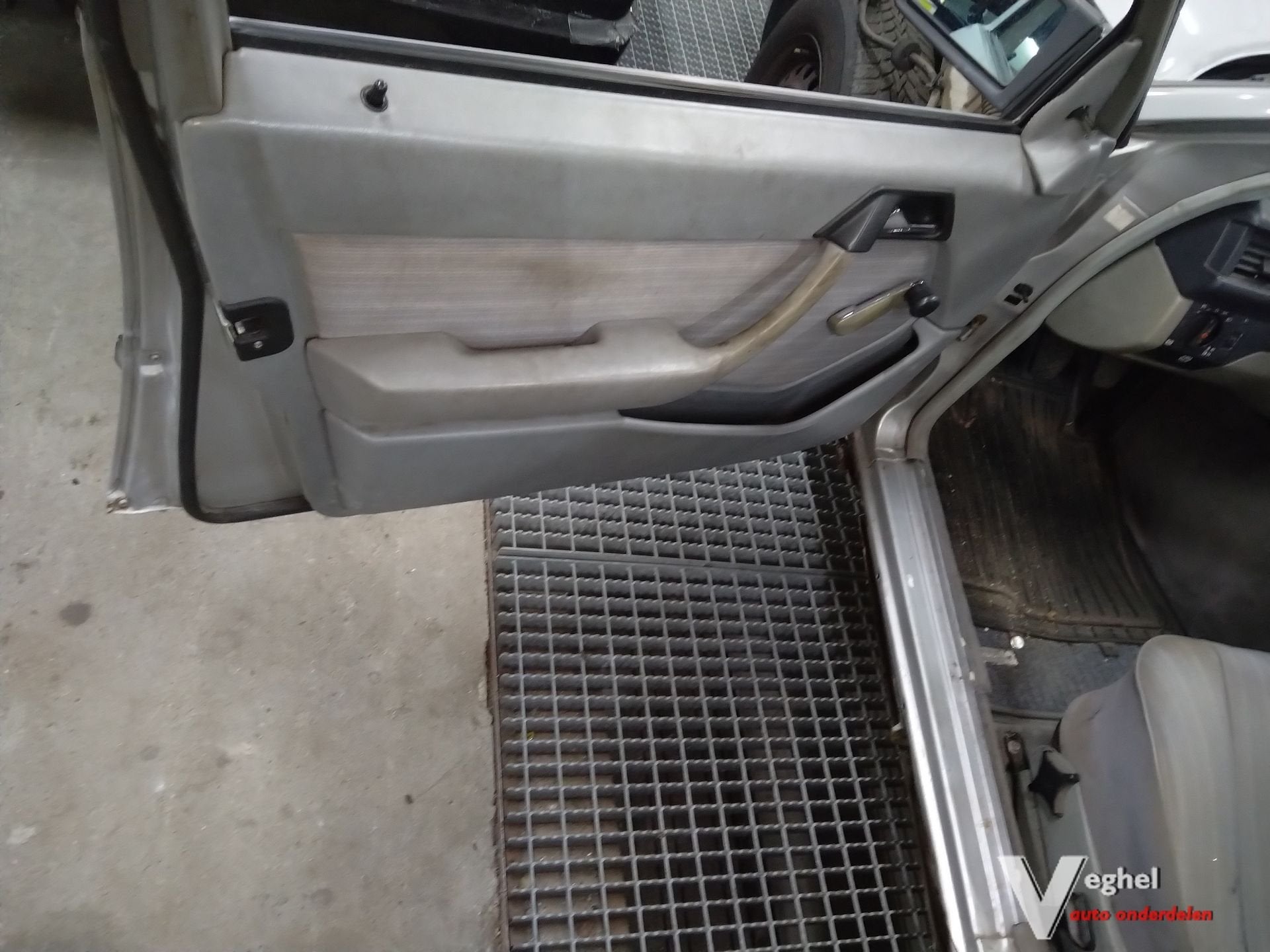 interieur grijs  Mercedes w124  sedan type 1985 tm 1989, Auto-onderdelen, Gebruikt, -, -, Ophalen of Verzenden