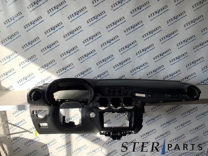 Dashboard van een Mercedes B-Klasse, Auto-onderdelen, Dashboard en Schakelaars, Mercedes-Benz, Gebruikt, 3 maanden garantie, Ophalen of Verzenden