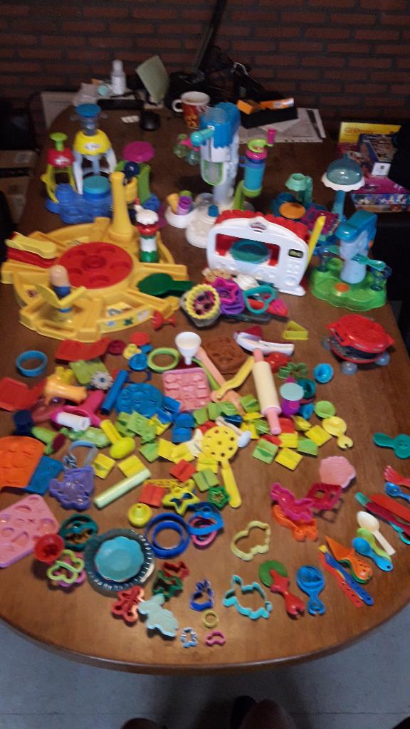 Play Doh groot assortiment, Enfants & Bébés, Jouets | Éducatifs & Créatifs, Utilisé, Bricolage, Construction, Découverte, Avec lumière
