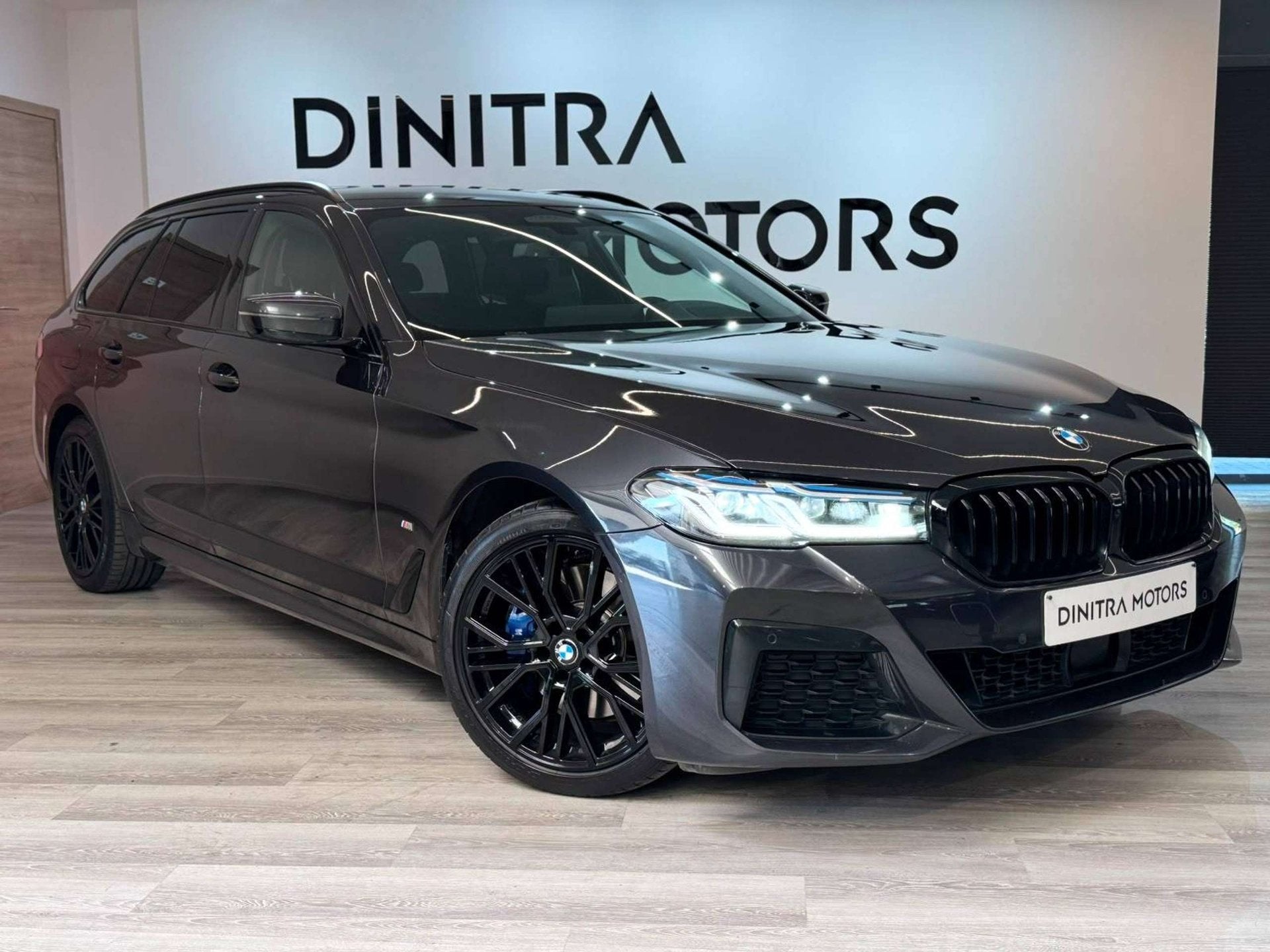 BMW 530 Facelift M-Sport - Carplay/Navi/ACC/LED/HUD/Memory/A, Automaat, 4 cilinders, Alcantara, Zwart