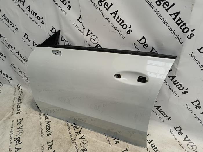 Portière 4portes avant gauche d'un Mercedes CLA (9144), 3 mois de garantie, Utilisé, Porte, -