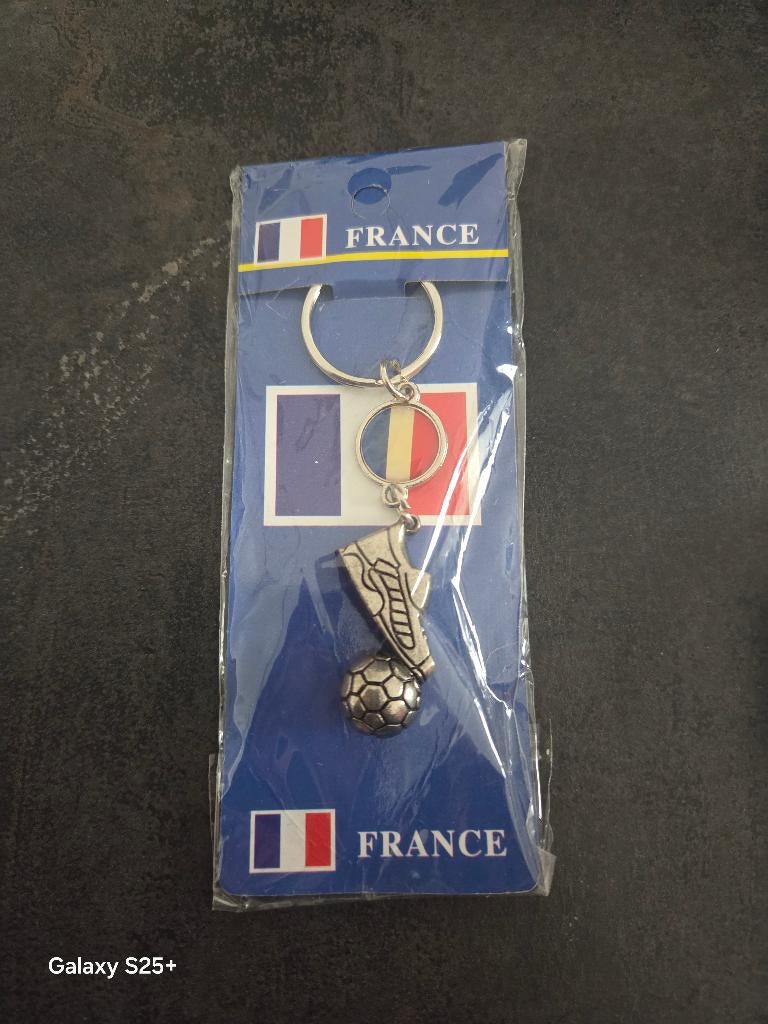 Sleutelhanger „France” in de vorm van voetbalschoenen, Verzamelen, Ophalen, Nieuw, Sport