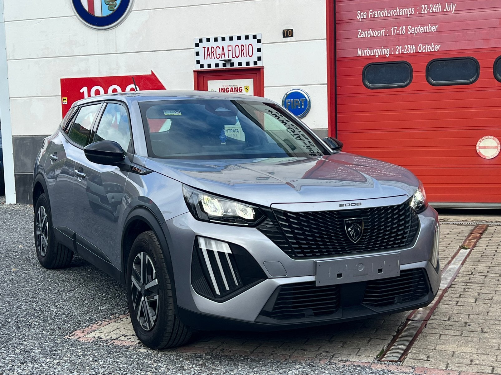 Peugeot 2008 / 1.2 / fabrieksgarantie, Automaat, Euro 6, Bedrijf, Te koop
