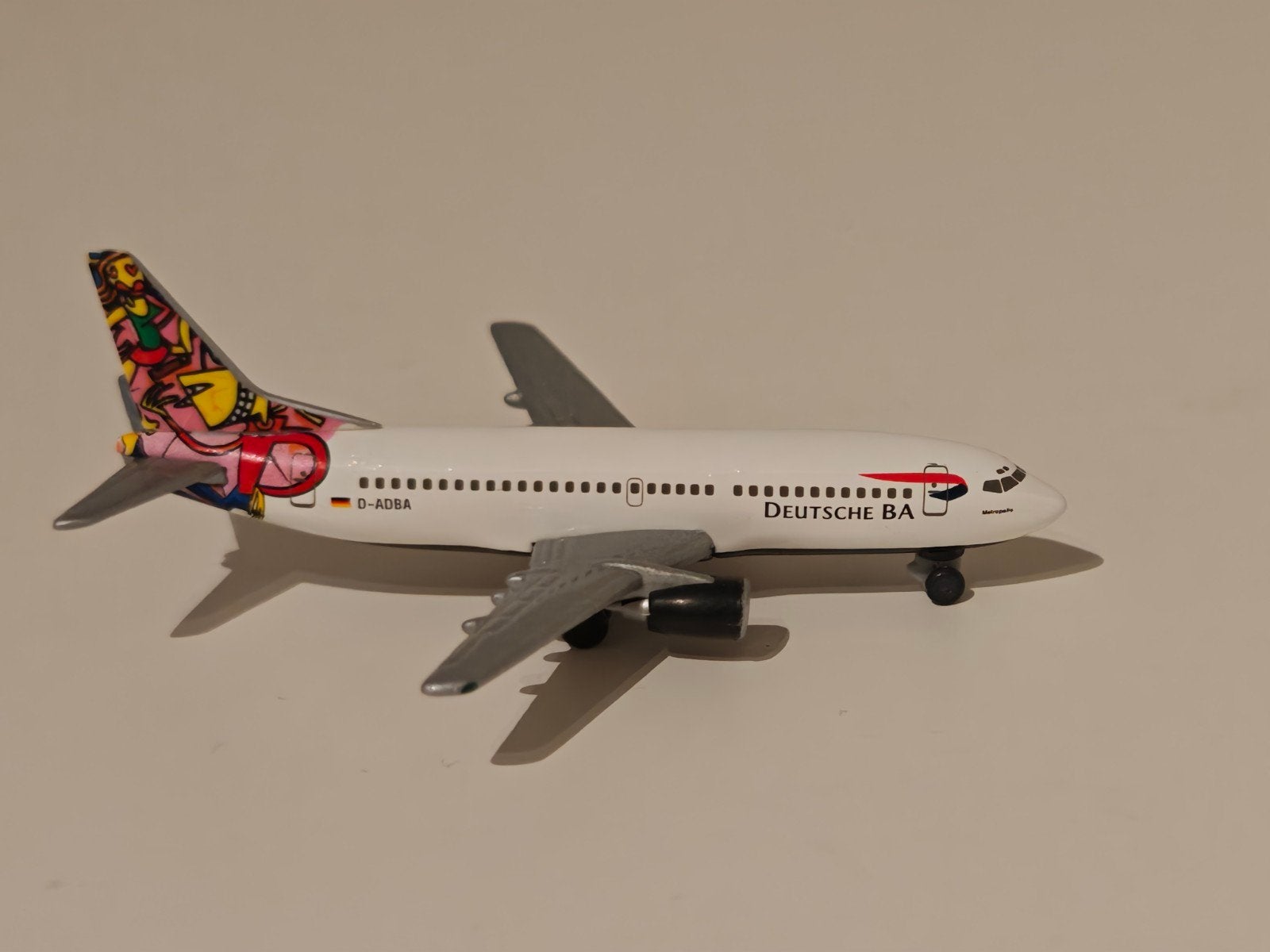 Deutsche BA Boeing 737-300 1:500 (D-ADBA Popart), Collections, Enlèvement ou Envoi, Utilisé, Modèle réduit