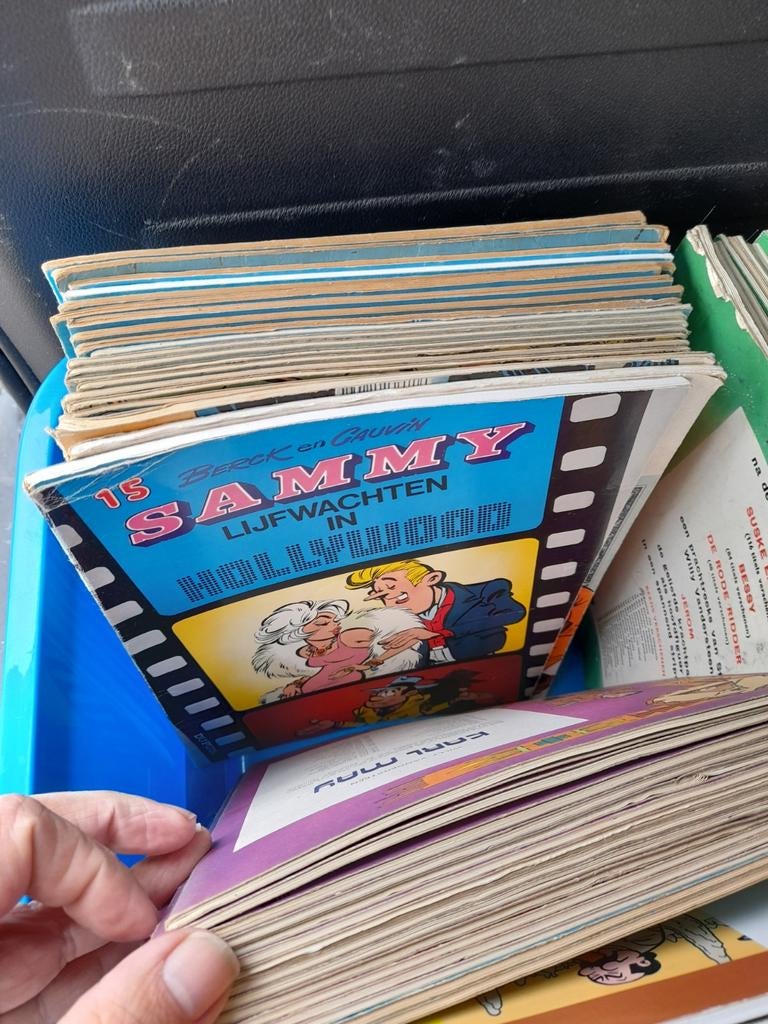 Lot van 160 strips een beetje mix van alles
Betsy,Donald duc, Diversen, Rommelmarktspullen, Ophalen