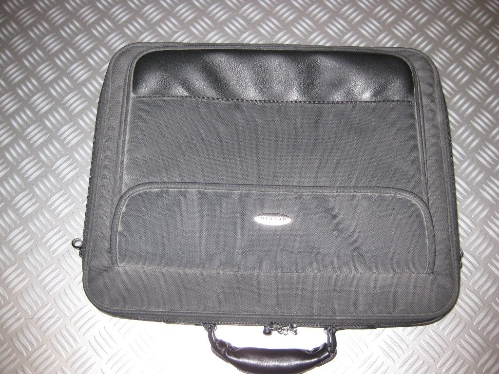Belkin laptoptas 17", Computers en Software, Ophalen, 17 inch of meer, Zo goed als nieuw, Waterdicht
