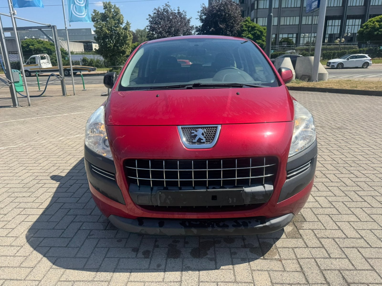 Peugeot 3008 essence 120cv 135500km moteur casser, Autos, Rouge, Achat, 5 portes, 5 places