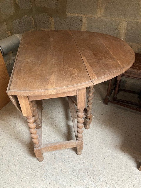 Table en chêne ancienne pliante ovale, Antiquités & Art, Antiquités | Meubles | Tables, Enlèvement