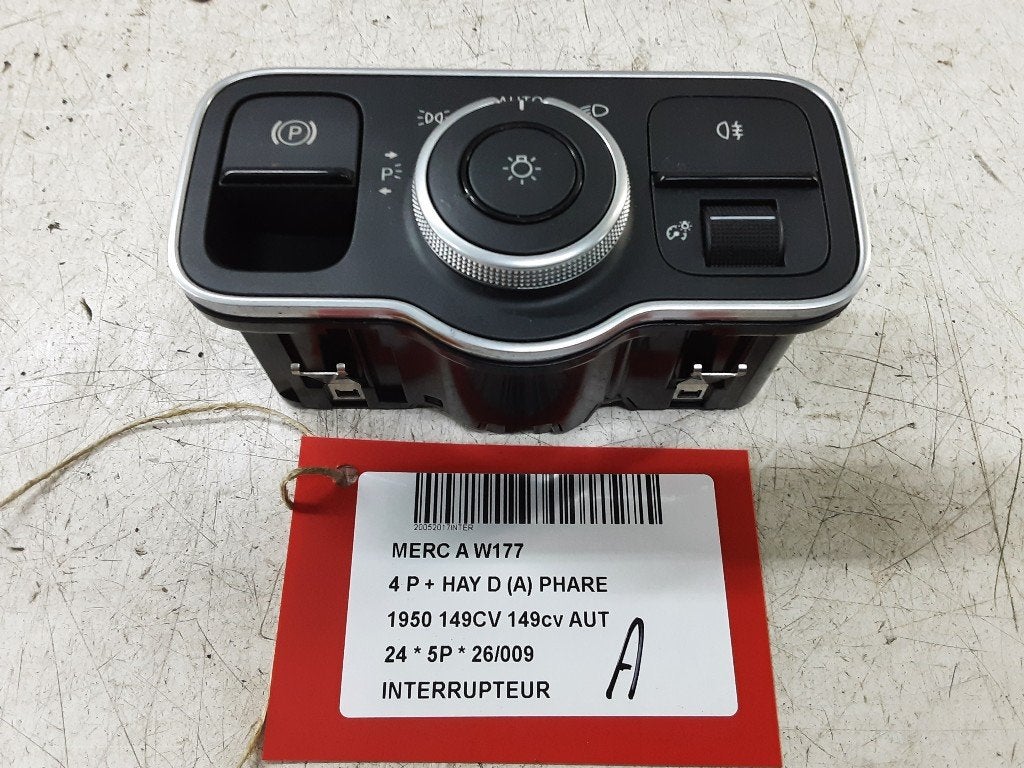 COMMUTATEUR Mercedes-Benz A (177.0) (A2479052902), Mercedes-Benz, Mevr. I. Hauben, Utilisé, Rue de l'Espoir 34 34
4030  GRIVEGNÉE, BE