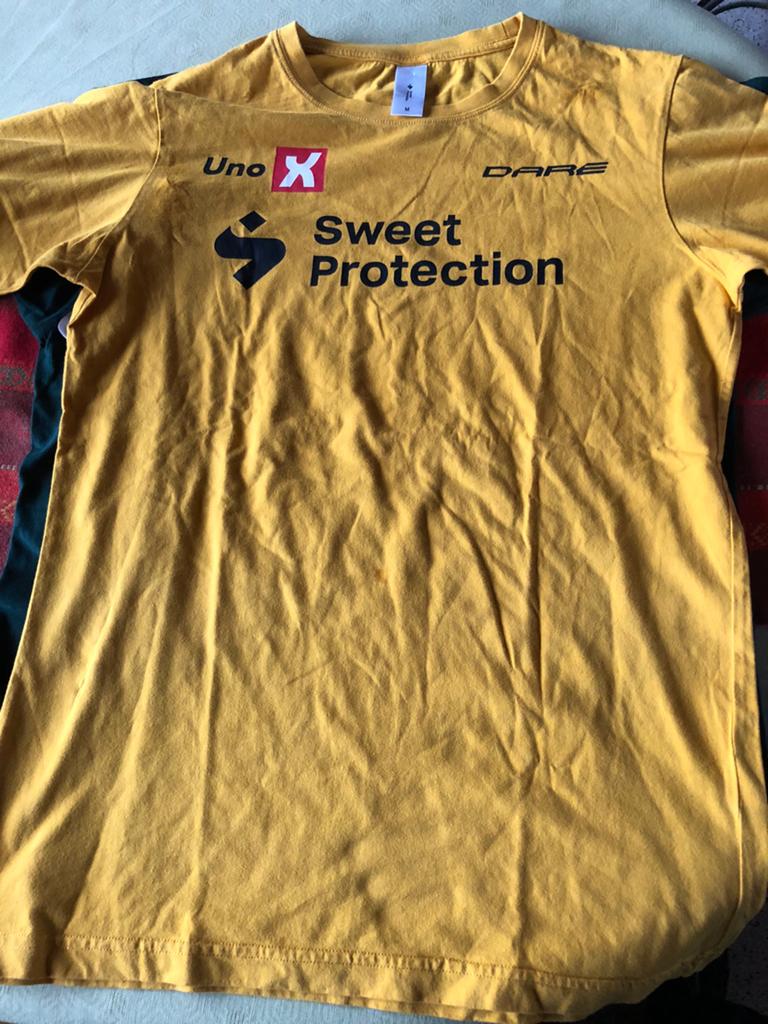 Uno X unox T-shirt medium, Verzamelen, Ophalen, Zo goed als nieuw, Shirt