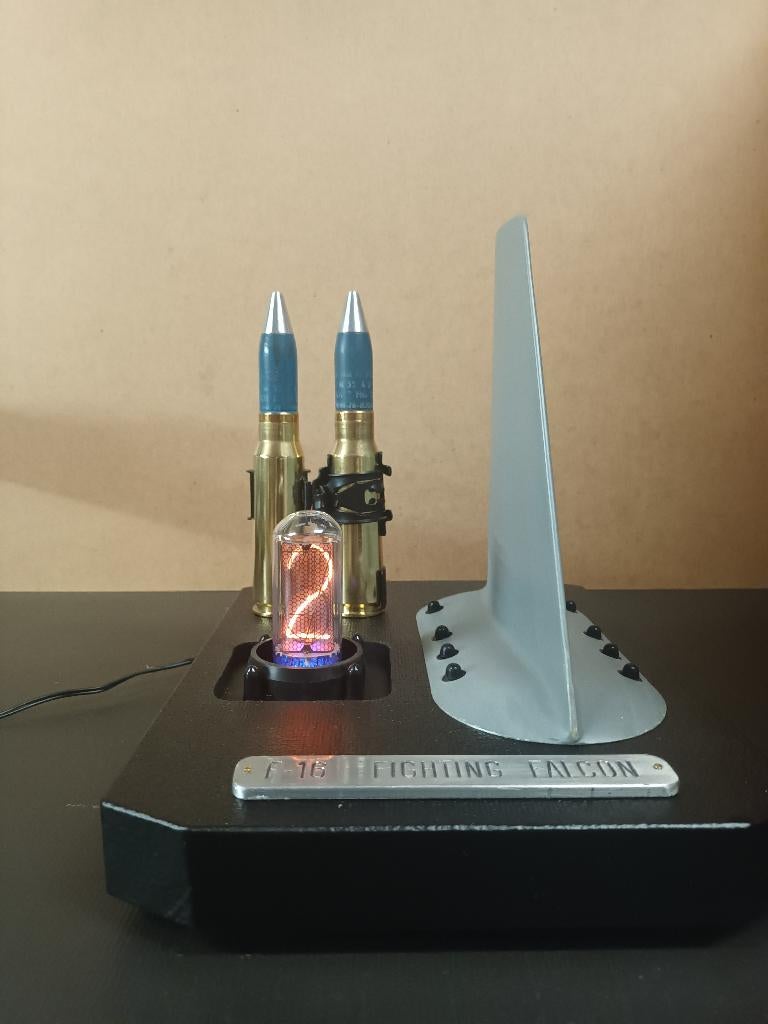 luchtmacht F-16 ornament nixie klok BAF   FAE, Verzamelen, Luchtvaart en Vliegtuigspotten, Zo goed als nieuw, Overige typen, Ophalen