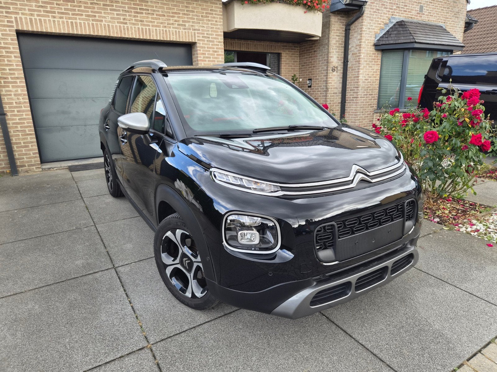 Citroen C3 Aircross / 1.2 Shine / * CAMERA / CARPLAY / LED *, Automaat, Euro 6, https://public.car-pass.be/vhr/4c5a62c4-5aac-4889-b3b9-bb981e255db8