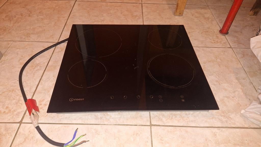 Taque électrique Indesit, Elektrisch