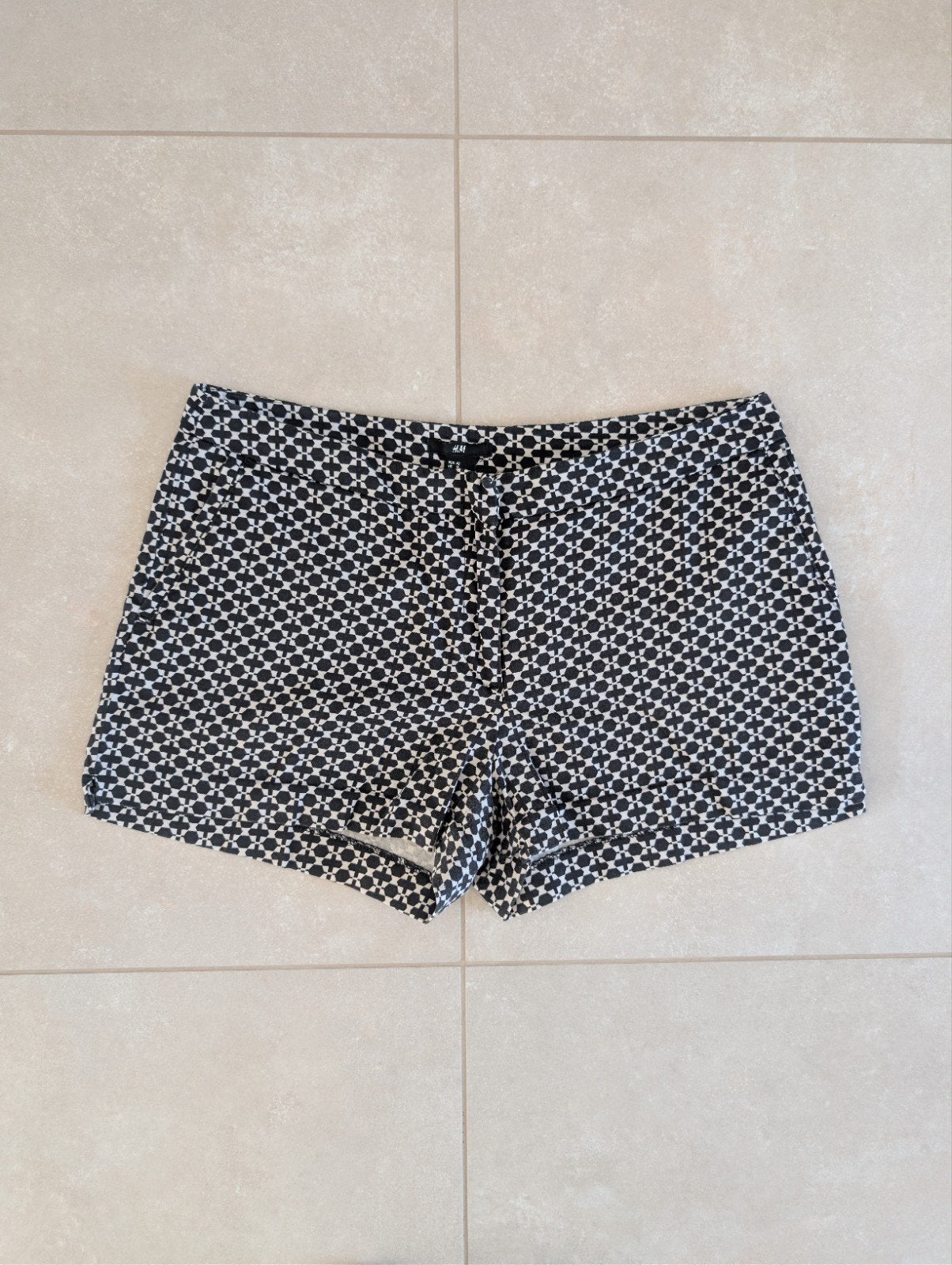 H&M Dames short - Zwart/Wit - Maat 42, zie afmeting, H&M, Kort, Meerkleurig, Maat 42/44 (L)
