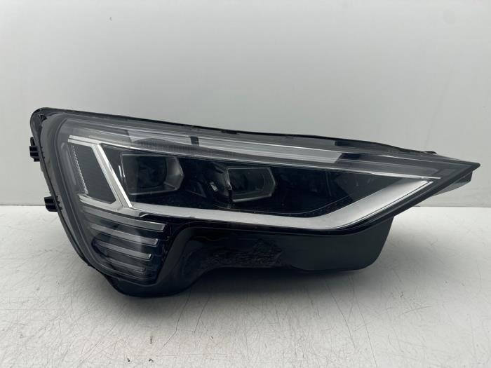 Phare droit d'un Audi E-Tron, Autos : Pièces & Accessoires, Éclairage, Audi, Utilisé, 3 mois de garantie, Enlèvement ou Envoi