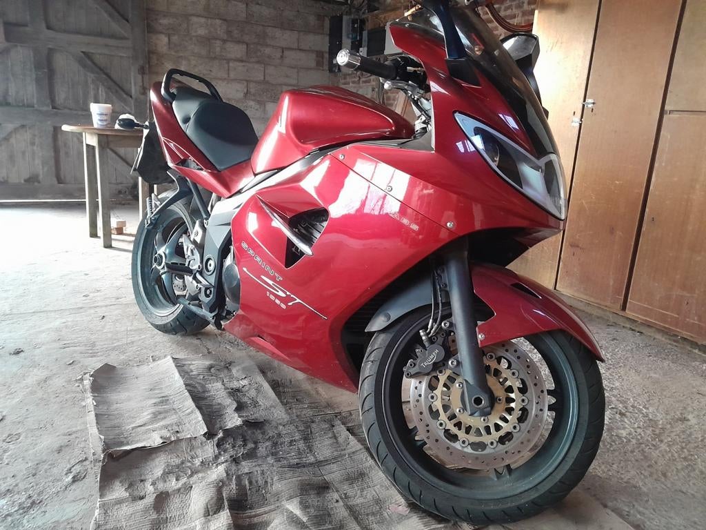Triumph Sprint st 1050 de 2005, Motos, Motos | Triumph, Particulier