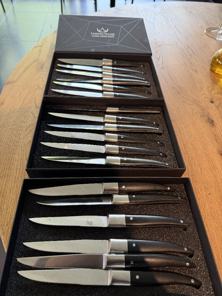LOT STEAKMESSEN LAGUIOLE VILLAGE, Ophalen