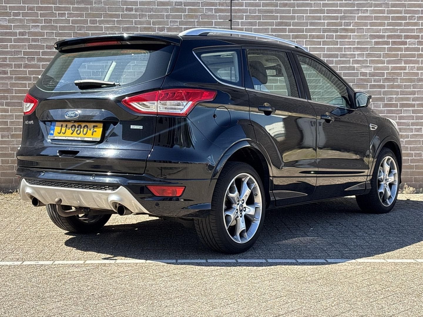 Ford Kuga 1.5 Titanium Styling Pack | Pano | Cruise | Climat, Auto's, Ford, Parkeersensor, Zwart, Bedrijf, Handgeschakeld