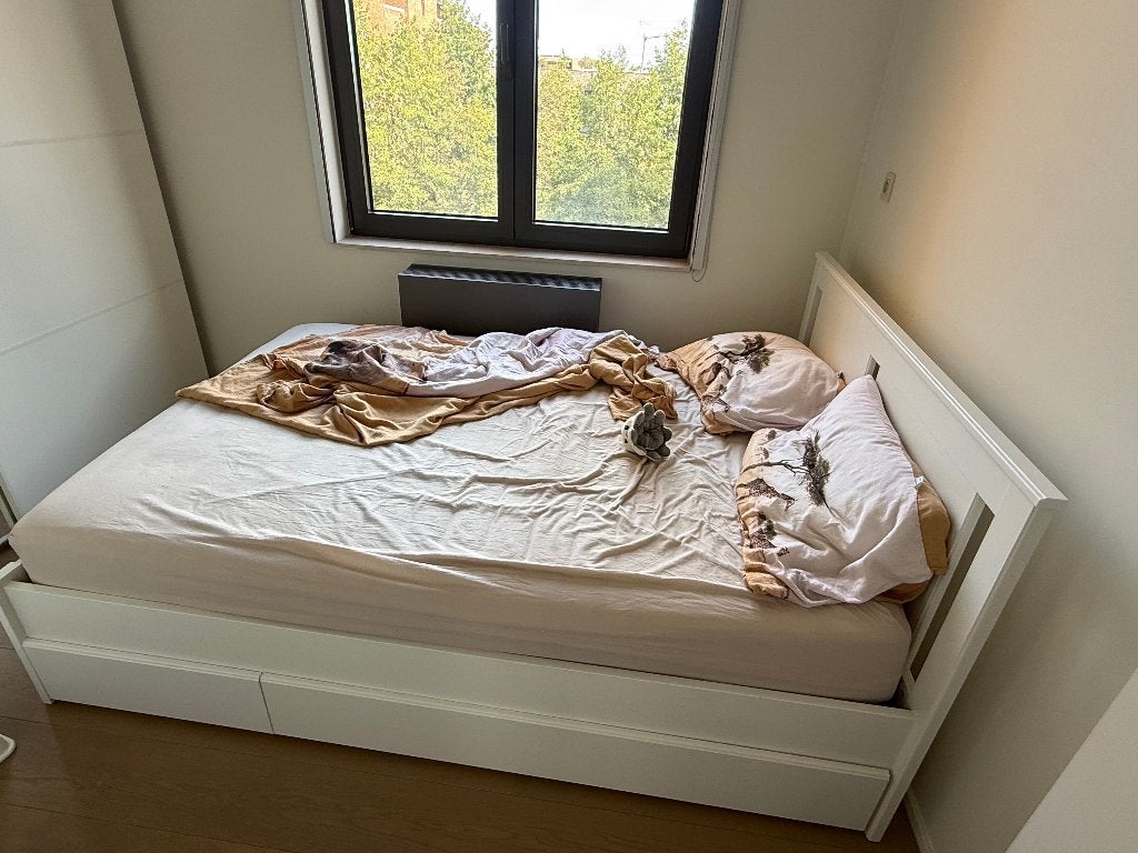 Slaapkamer: bed, kleerkast, boekenkast, Ophalen, Zo goed als nieuw, Twijfelaar