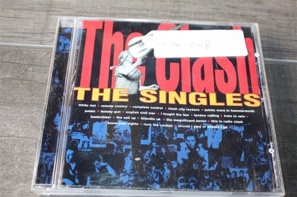 The Clash - The Singles - 2007, CD & DVD, CD | Rock, Pop rock, Comme neuf, Comprend un livret, Album