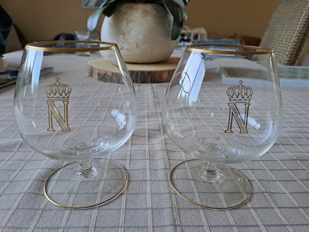 10 cognac glazen met insigne Napoleon, Ophalen