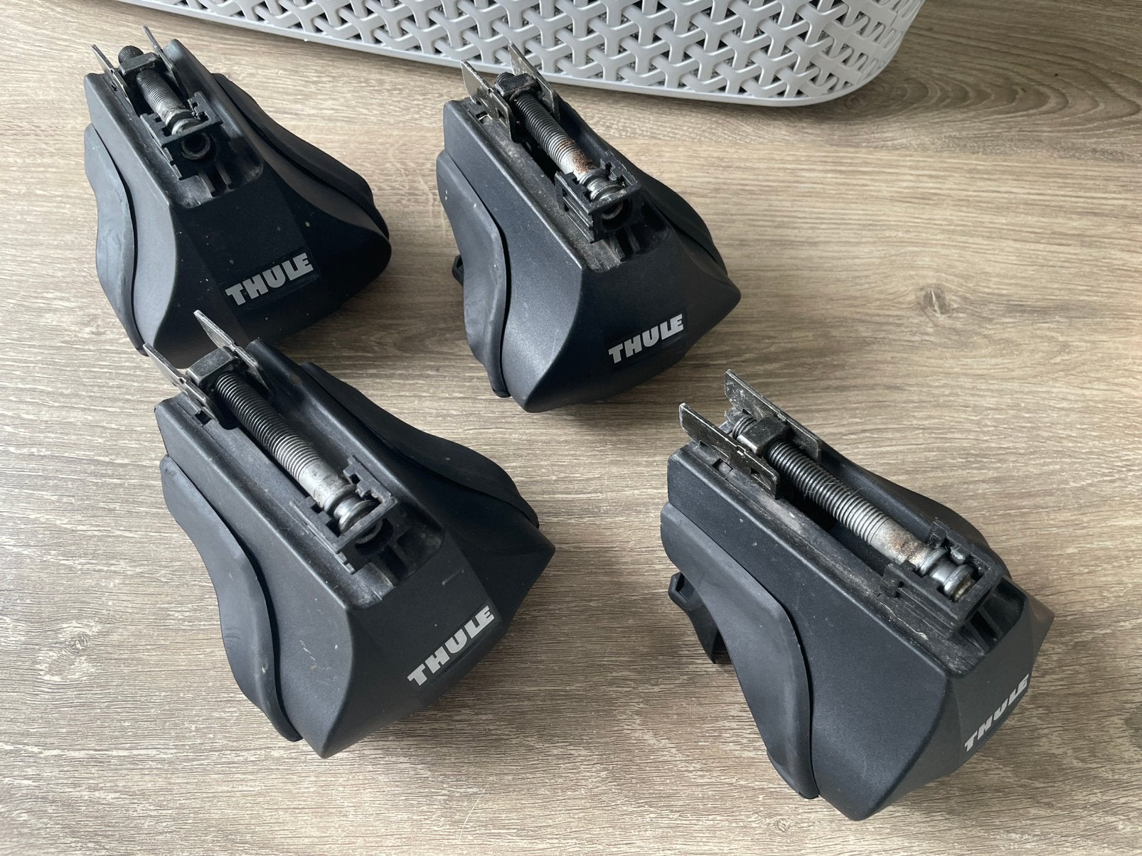 Thule dakdrager voeten + sleutel, Motos, Accessoires | Valises & Sacs, Utilisé, Envoi