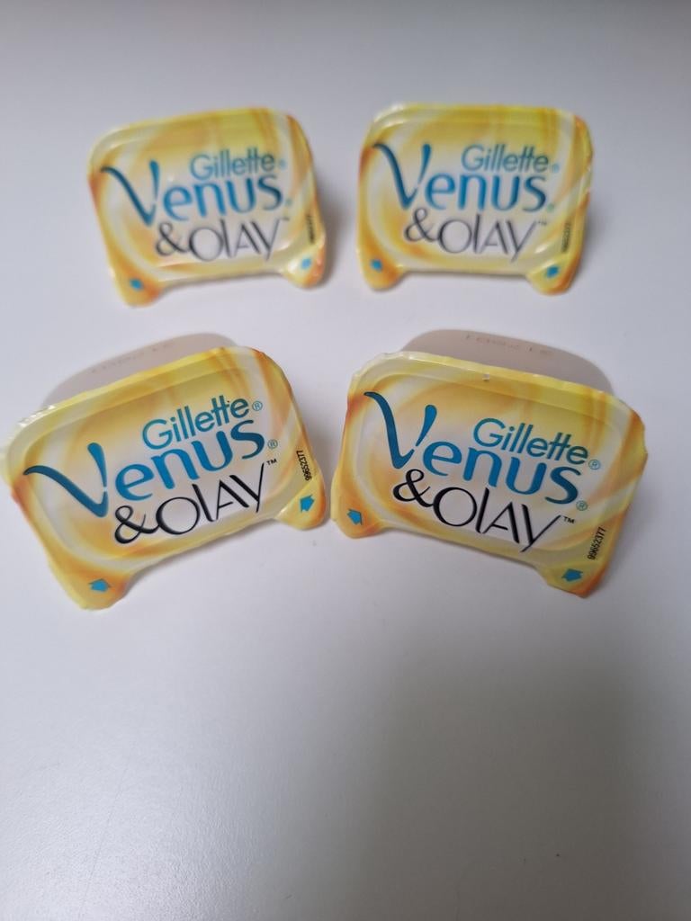 4 lames de rasoir Venus & Olay Gillette, fraîchement emballé, Enlèvement ou Envoi