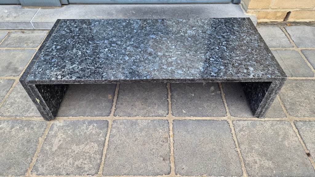Sokkel in zeldzame blue pearl graniet, Ophalen, Zo goed als nieuw