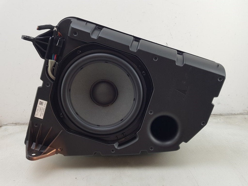 SUBWOOFER Tesla Model Y (5YJY) (01-2019/01-2025), Germany_Sales@tesla.com, Gebruikt, Overige automerken, Ludwig-Prandtl-Straße 27 - 29
12526  Berlin, DE