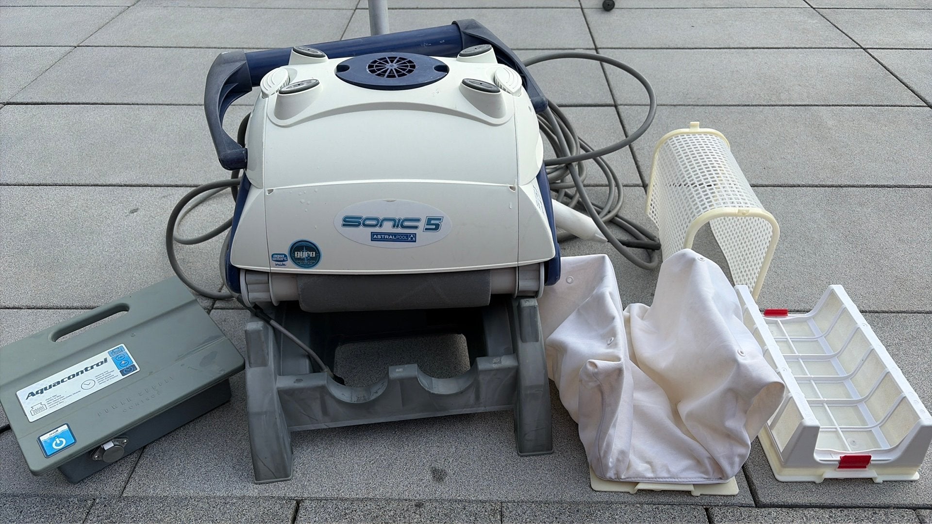 Robot piscine astralpool sonic5 A RÉPARER, Enlèvement, Utilisé, Agent de nettoyage