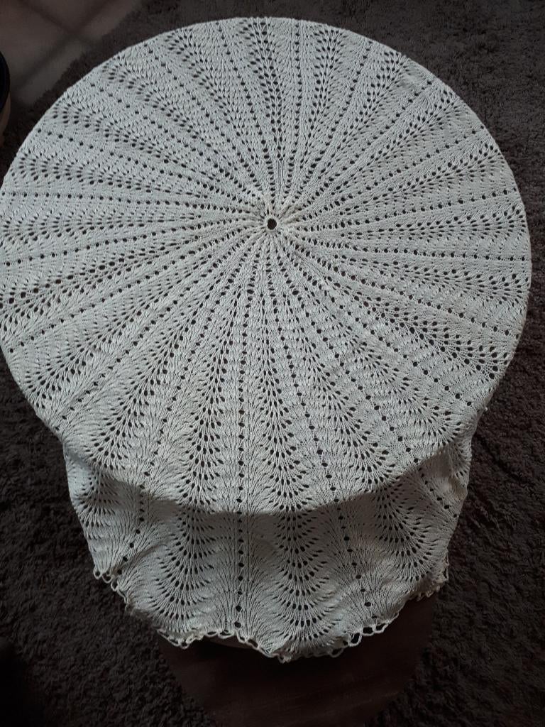 Prachtig handwerk kunstbreiwerk, tafellaken ronde tafel, Huis en Inrichting, Ophalen, Nieuw, Rond, Binnen