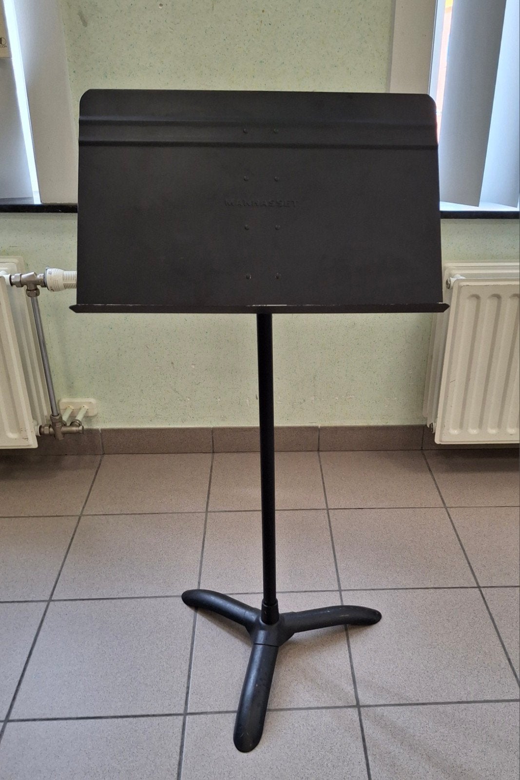 Pupiter/muziekstandaard Manhasset Symphony 48, zwart., Musique & Instruments, Enlèvement, Comme neuf, Pied