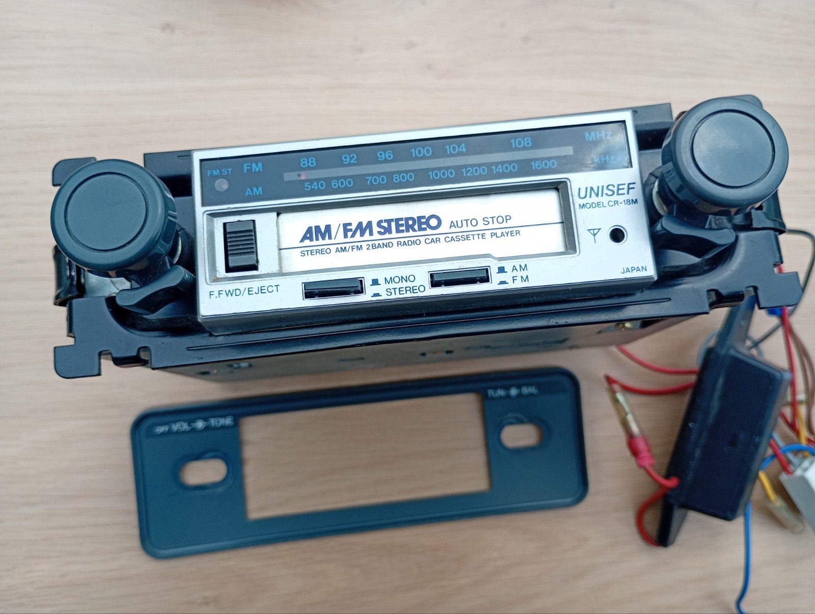 Cassette d'autoradio Unisef CR-18M AM/FM, Autos : Divers, Autoradios, Enlèvement ou Envoi