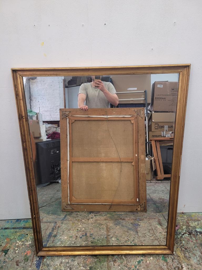 Grand miroir en bois doré, Enlèvement
