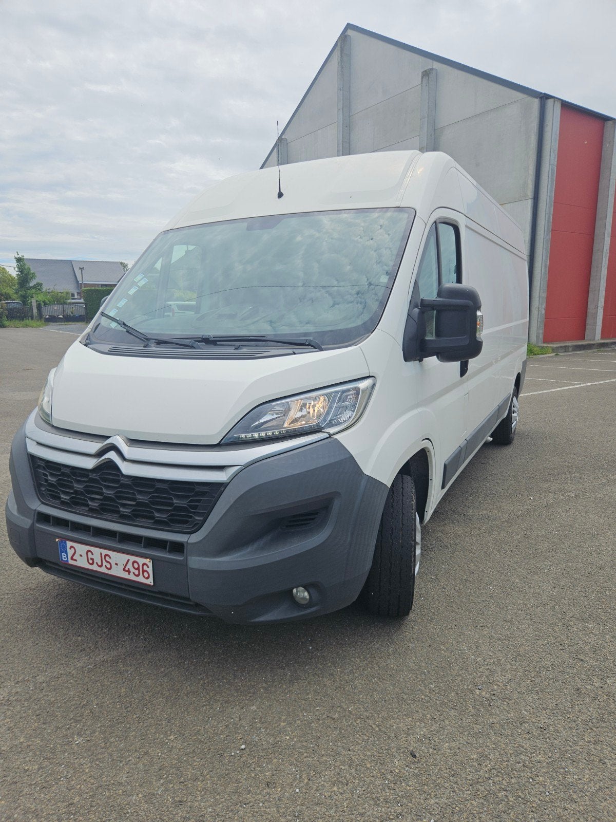 Camionnette longue châssis utilitaire