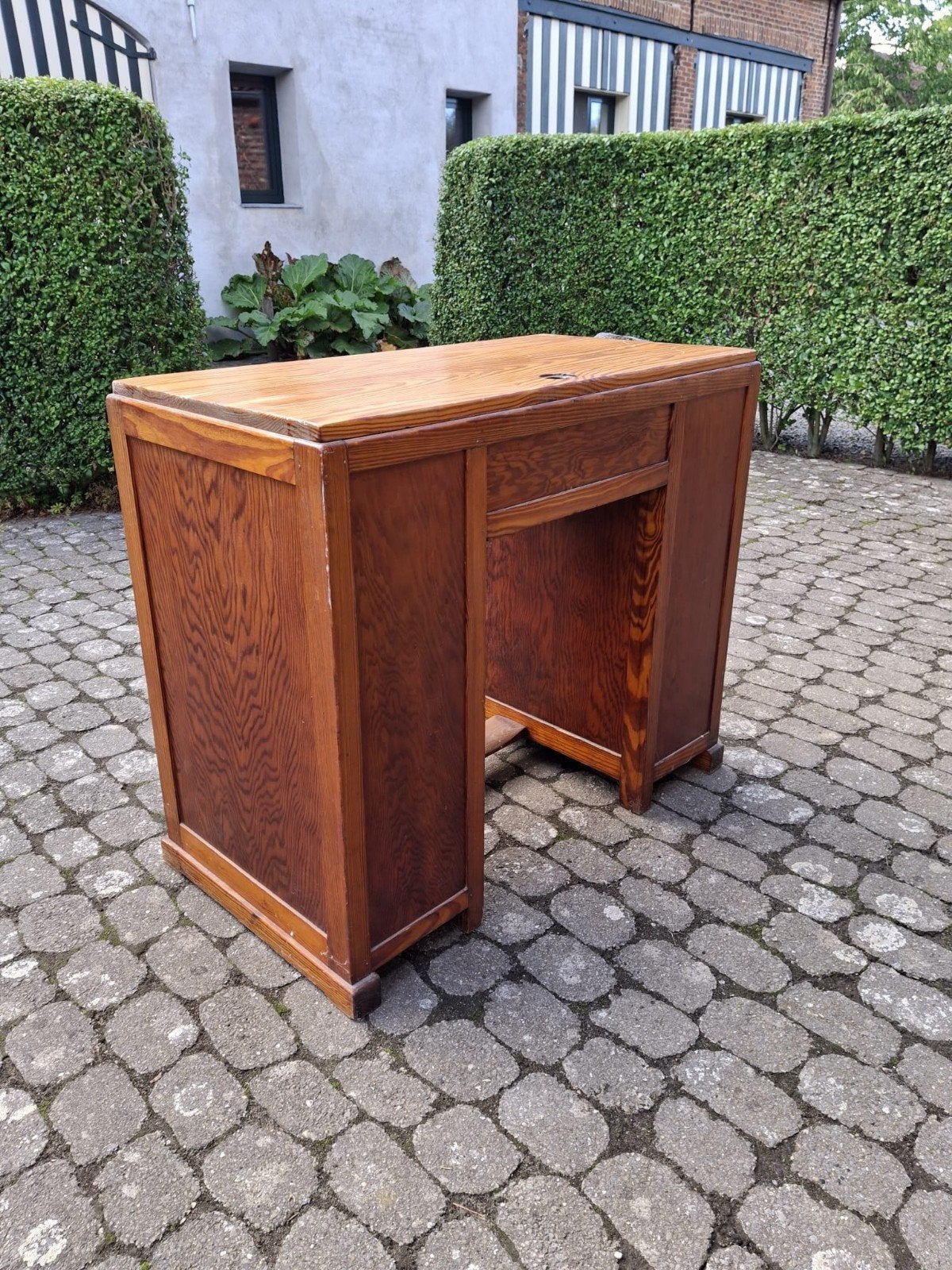 Antieke kleine bureau, Ophalen
