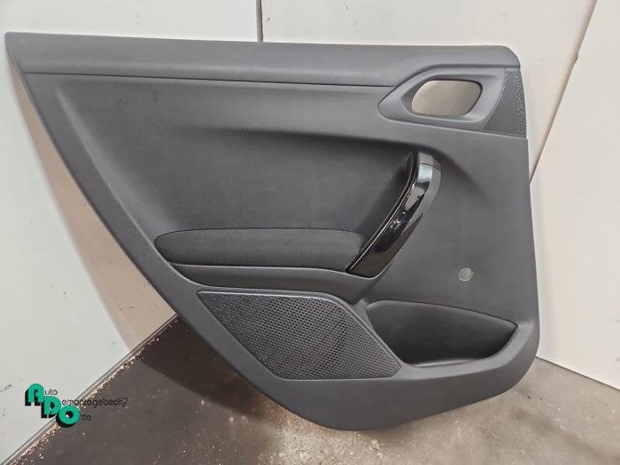 Portierbekleding 4Deurs links-achter van een Peugeot 208 (20, Gebruikt, -, -, Ophalen of Verzenden