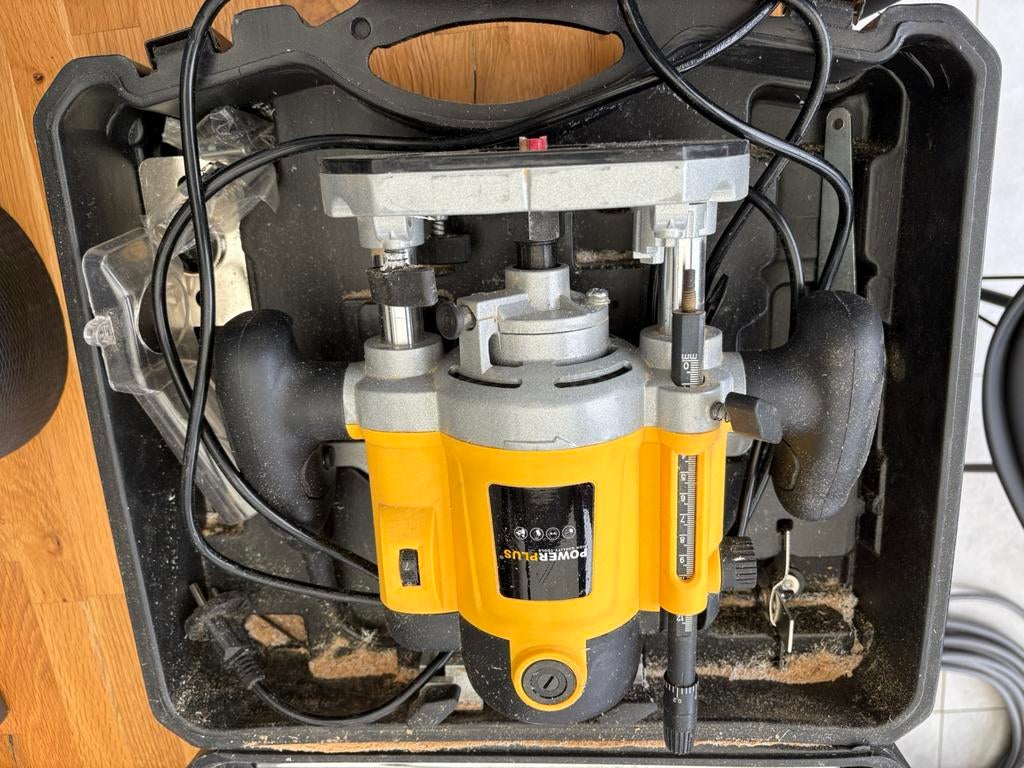 Powerplus POWX093 bovenfrees, Doe-het-zelf en Bouw, Ophalen, Bovenfrees