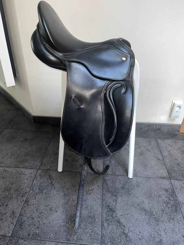 Dressuurzadel, Dieren en Toebehoren, Paarden en Pony's | Zadels, Ophalen, Gebruikt, Dressuur