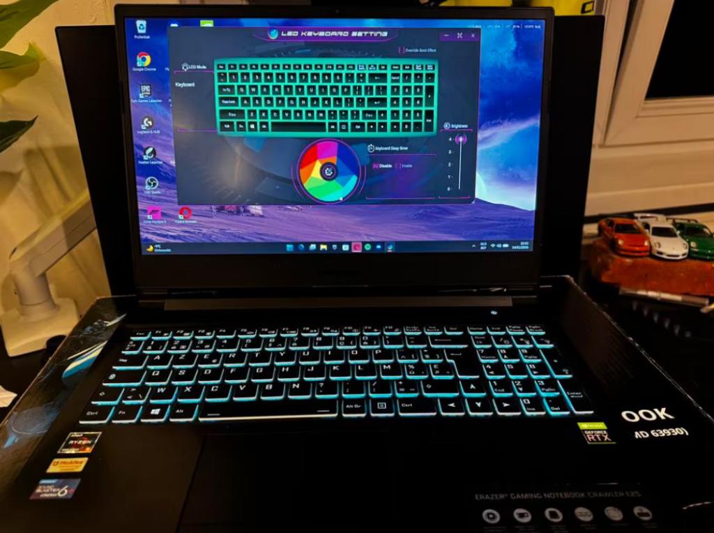 Gaming laptop+ toetsenbord muis en controller, Games en Spelcomputers, Ophalen