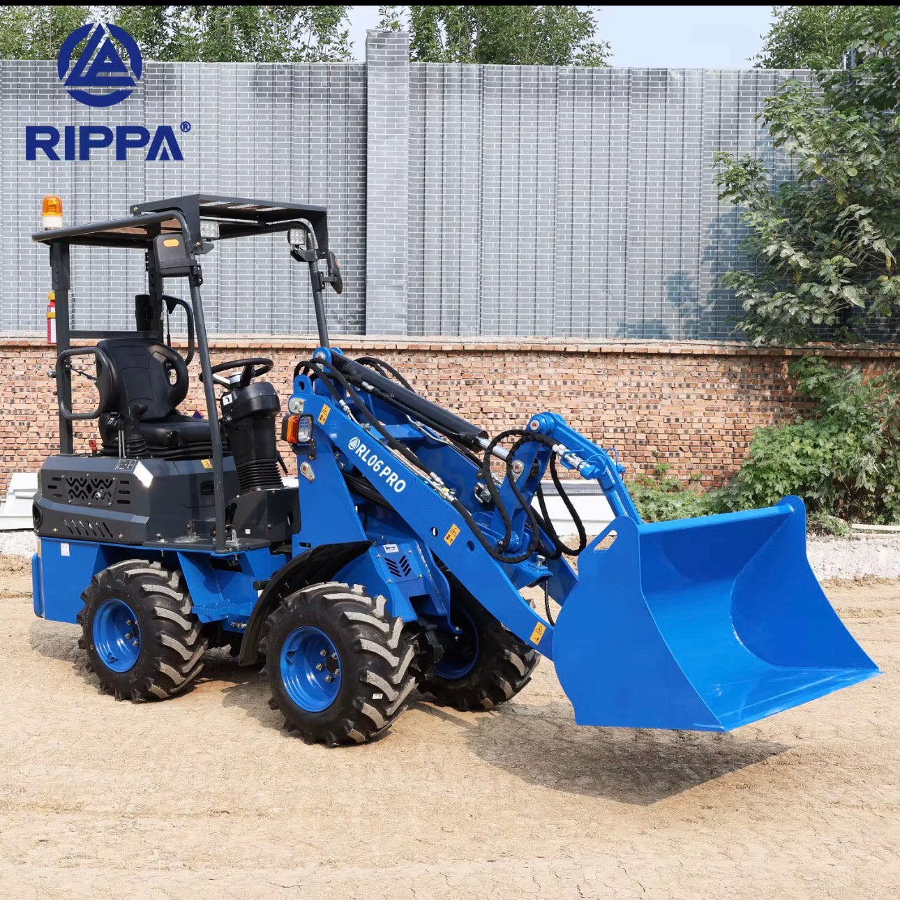 nieuwe Rippa RL06 compacte kniklader met Kubota dieselmotor, Doe-het-zelf en Bouw, Motoren, Ophalen