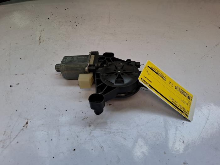 Moteur de vitre portière d'un Volkswagen Crafter, Volkswagen, -, 3 mois de garantie, Utilisé